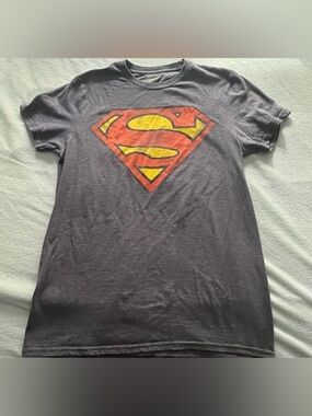 DC Comics Superman Crewneck Tee Women’s Size Small